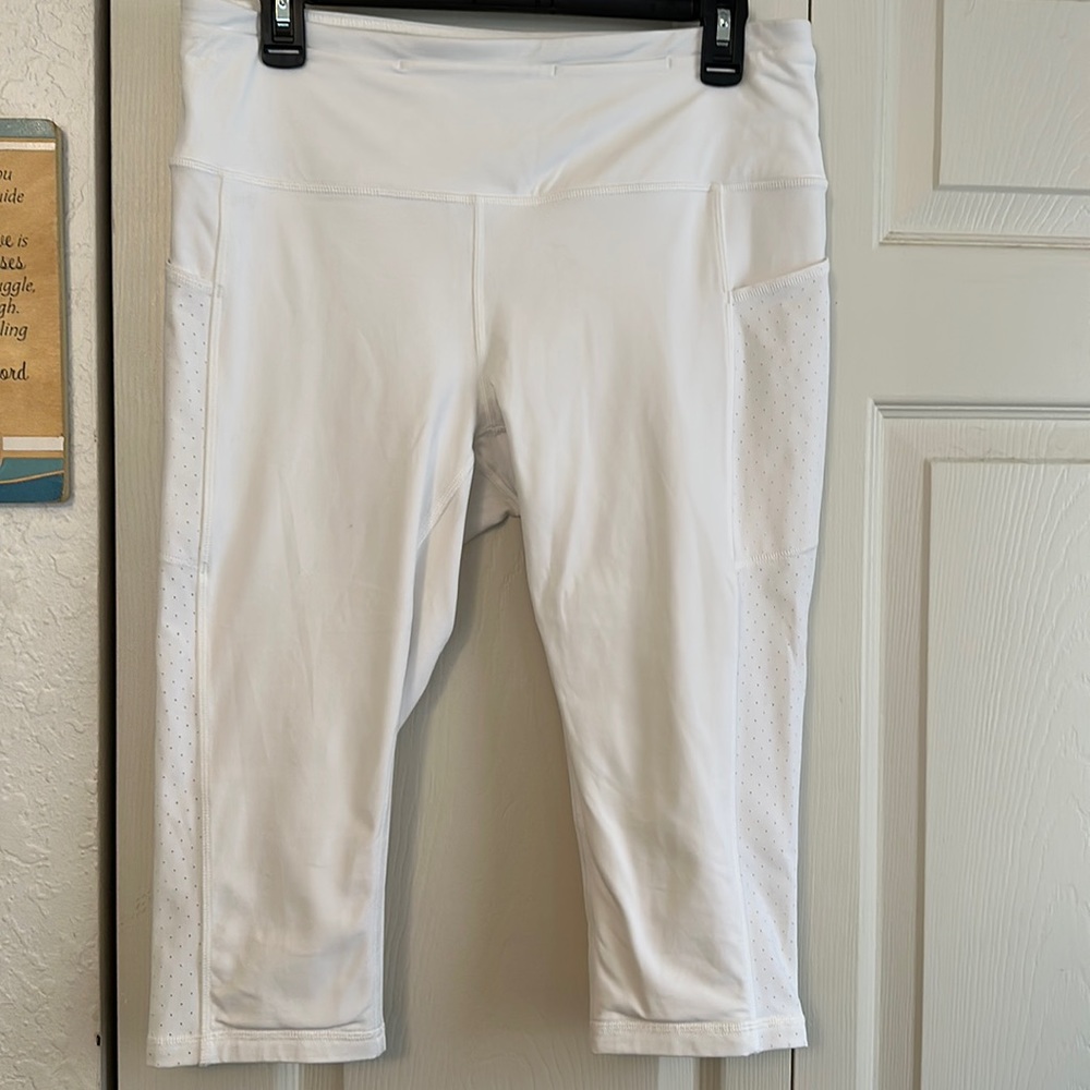 Lululemon white capri leggings - 10